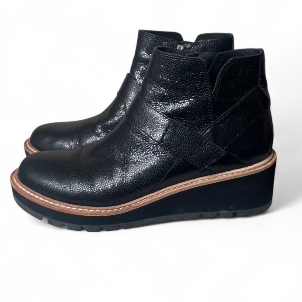 Eileen Fisher Cargo Embossed Black Leather Platform Ankle Booties  Sz. 7.5